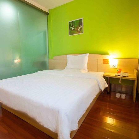7Days Inn Sanya Phoenix Island Санья Екстер'єр фото