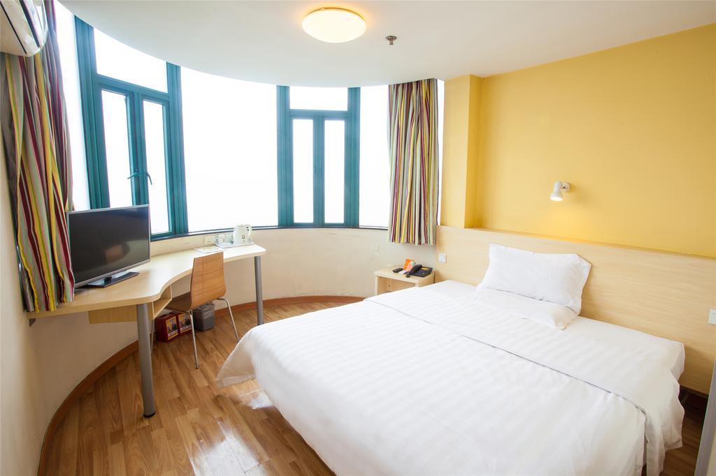 7Days Inn Sanya Phoenix Island Санья Екстер'єр фото